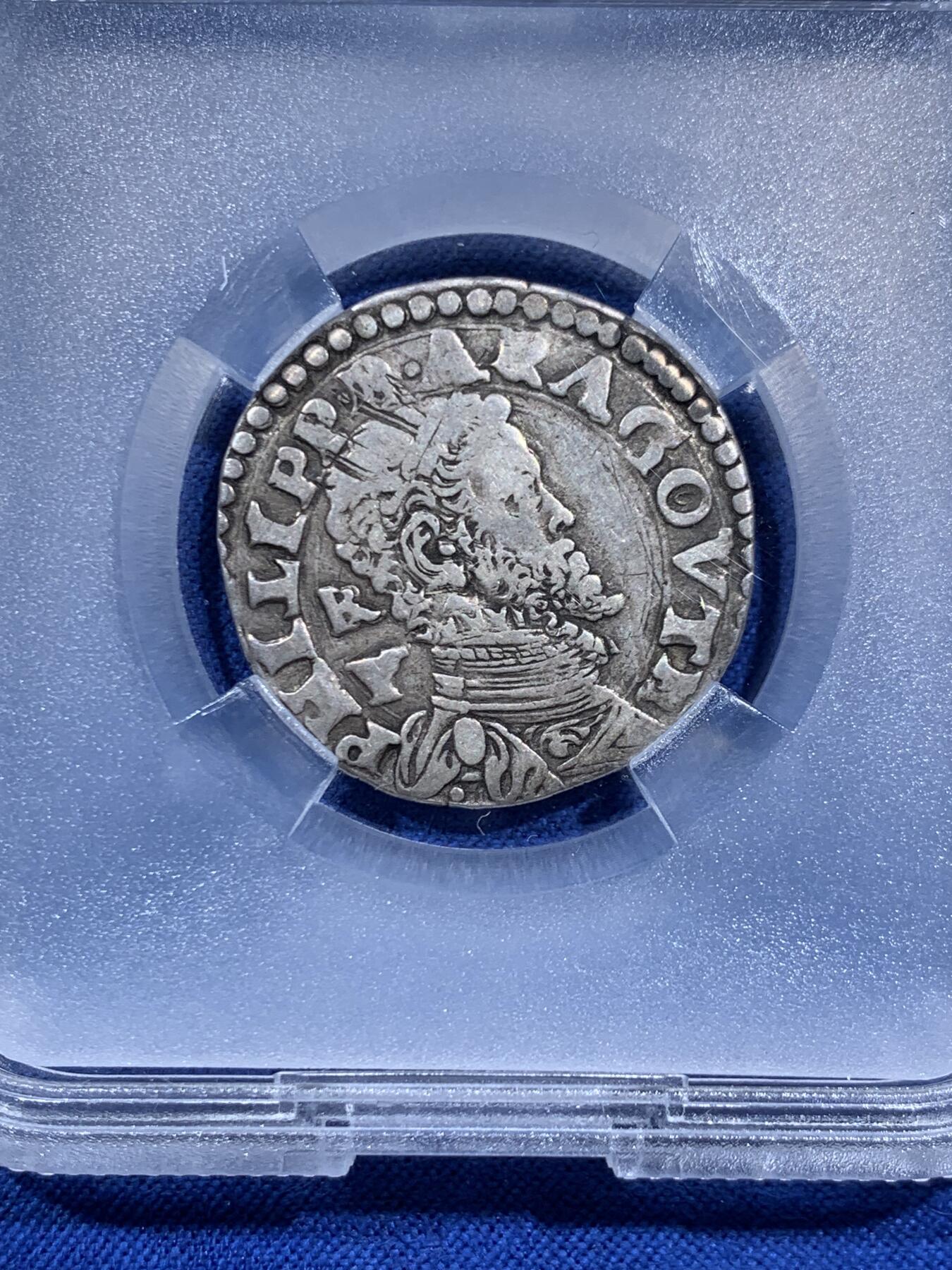 《竞宝斋》第452场 周日，周一 2场连拍 （全场包邮，欢迎送拍） TQG VFD 西属那不勒斯 1556-1567年 1塔里 银币 菲利普二世在位时期发行 打制不错 细节清晰 稀见品种