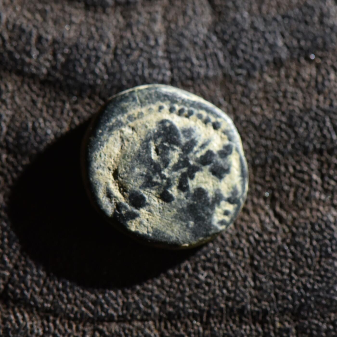 【良泉】第45期【直播场】1月15日晚19.30点开拍！ 208组，西方古代钱币、丝路古珠杂项专场 【沙漠坑 黑漆古】公元前1世纪【古希腊】【塞琉古】阿波罗铜币，1.55克