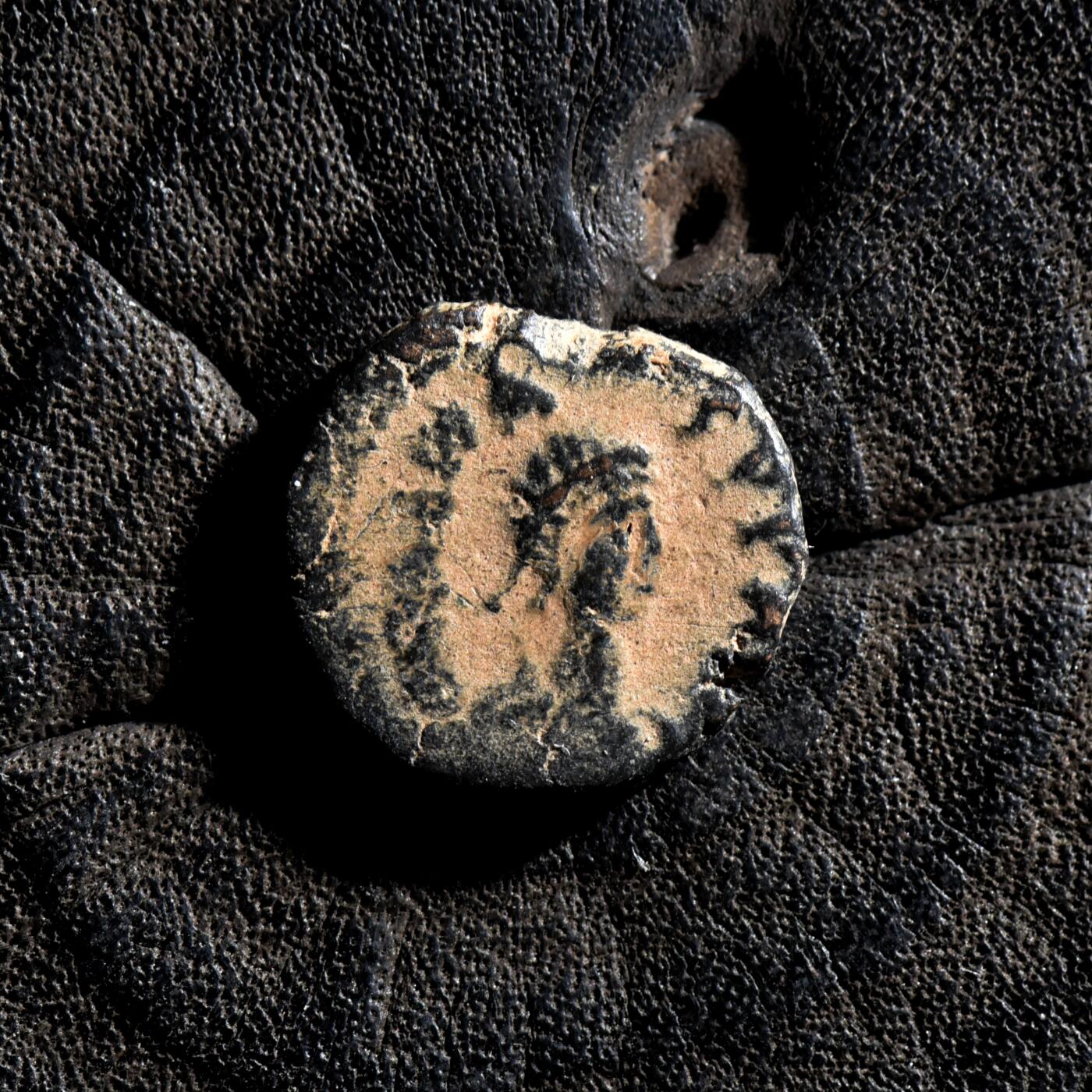 【良泉】第45期【直播场】1月15日晚19.30点开拍！ 208组，西方古代钱币、丝路古珠杂项专场 公元527-565年【拜占庭】查士丁尼安一世，5努米小铜币，1.93克