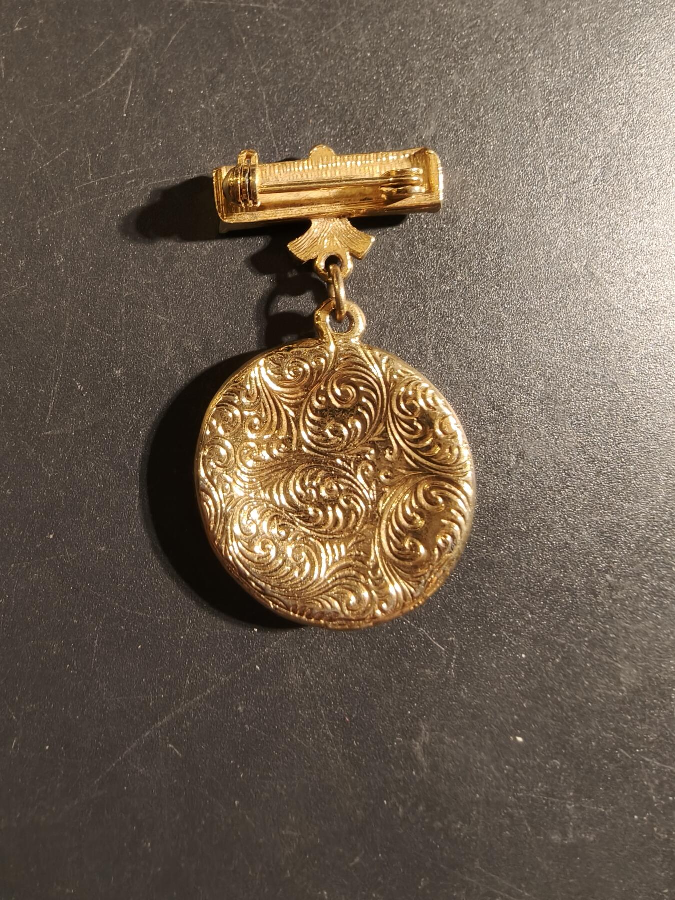 老王徽章第172期 美国海军证章     铜质珐琅