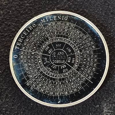 【全场包邮】纯粹捡漏拍491场（免费代拍第28场） - 【少见】圣多美和普林西比1998年2000多布拉千禧年精制（28.6毫米25克）纪念银币-量5000