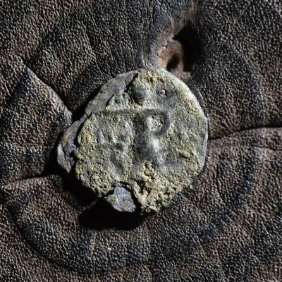 【良泉】第45期【直播场】1月15日晚19.30点开拍！ 208组，西方古代钱币、丝路古珠杂项专场 - 公元 195-230年【古印度】巴克特里亚地区的柔然人模仿贵霜钱币样式打制的小铜币，0.68克