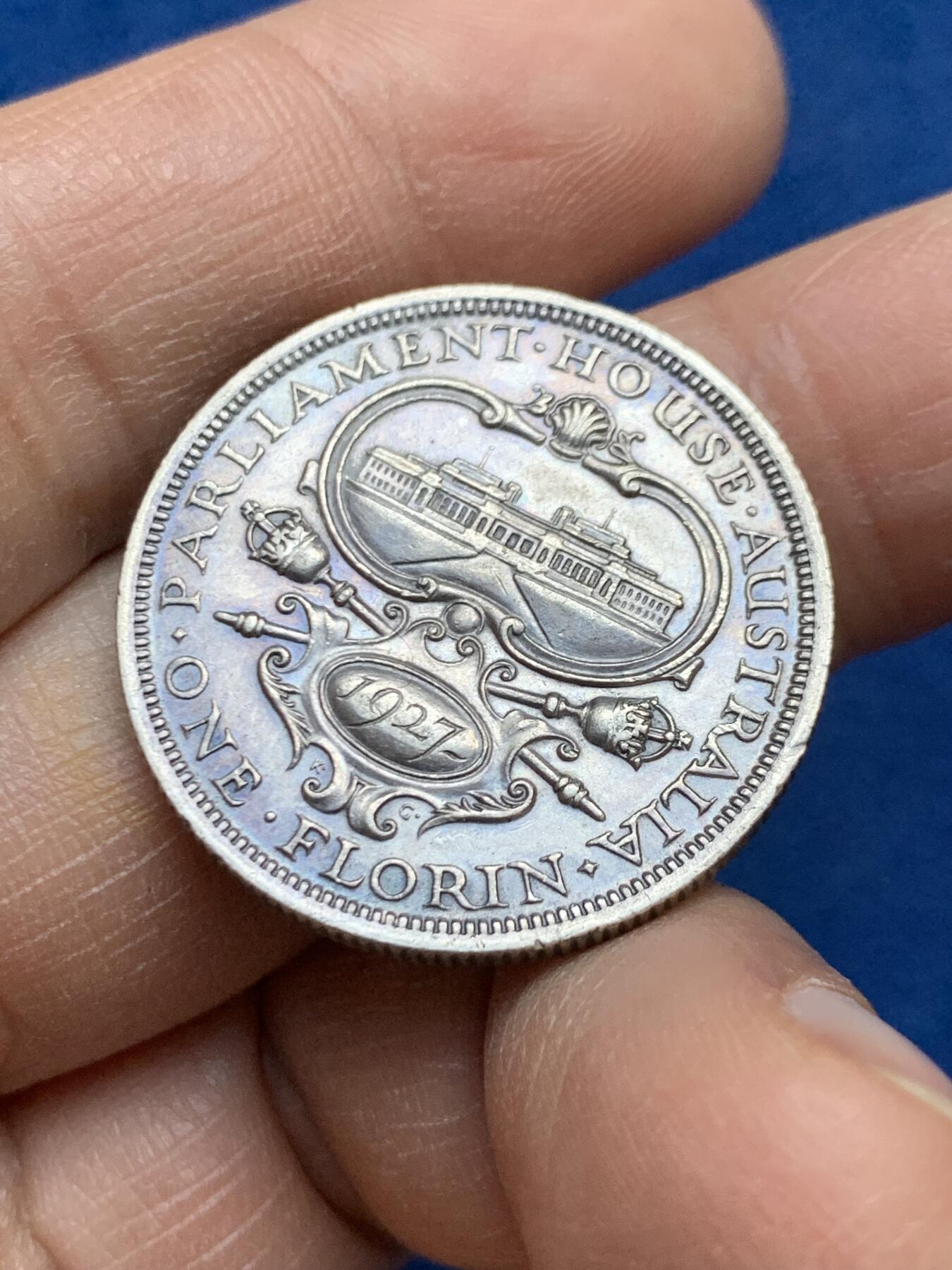 《竞宝斋》第452场 周日，周一 2场连拍 （全场包邮，欢迎送拍） 澳大利亚1927年堪培拉国会大厦纪念1佛罗林银币