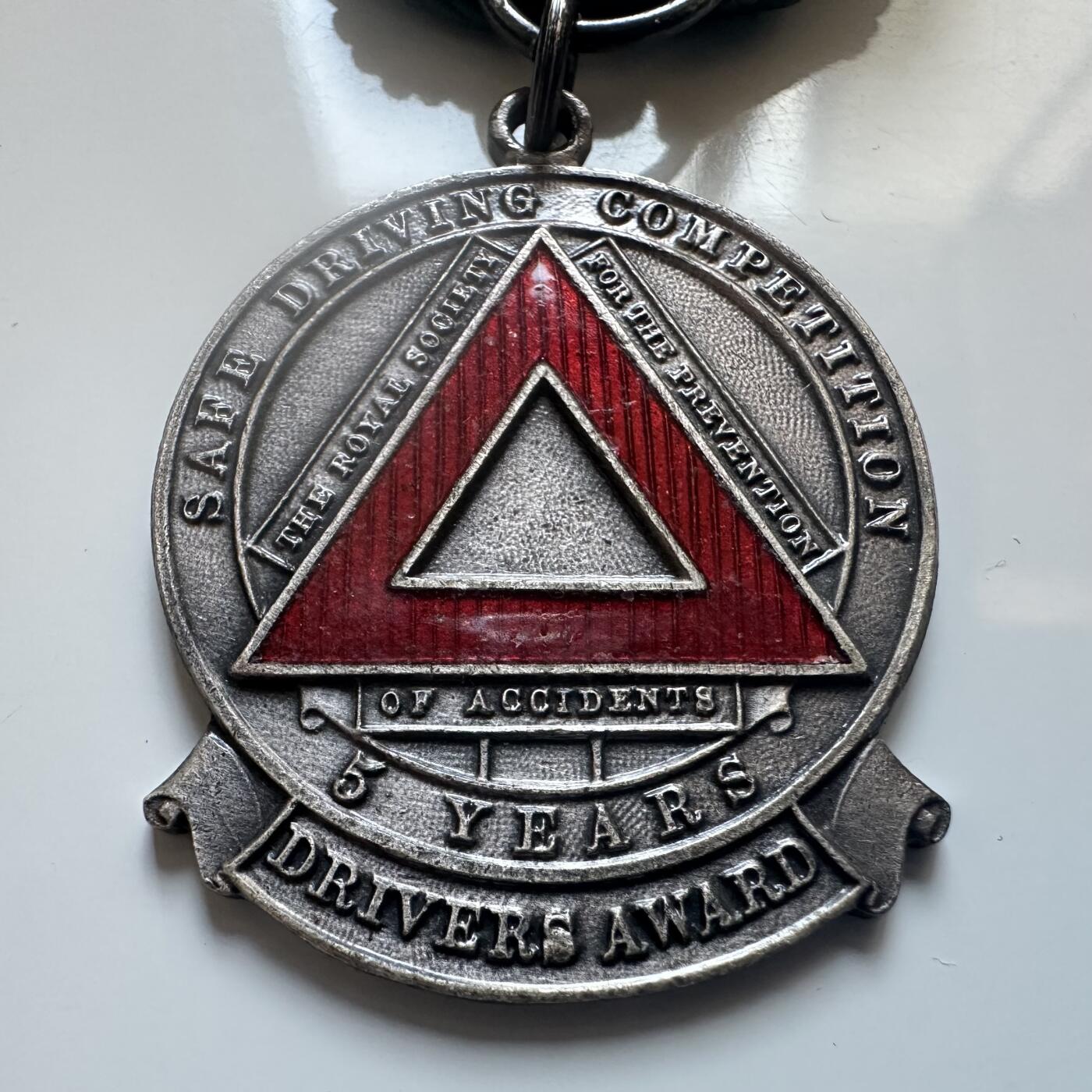 🌹外币初藏🌹🐯2025年第147场  每周二四六晚8️⃣点 接代拍 英国皇家事故预防协会1949-1954年颁发的5年安全驾驶竞赛奖章 铜镍配红珐琅
