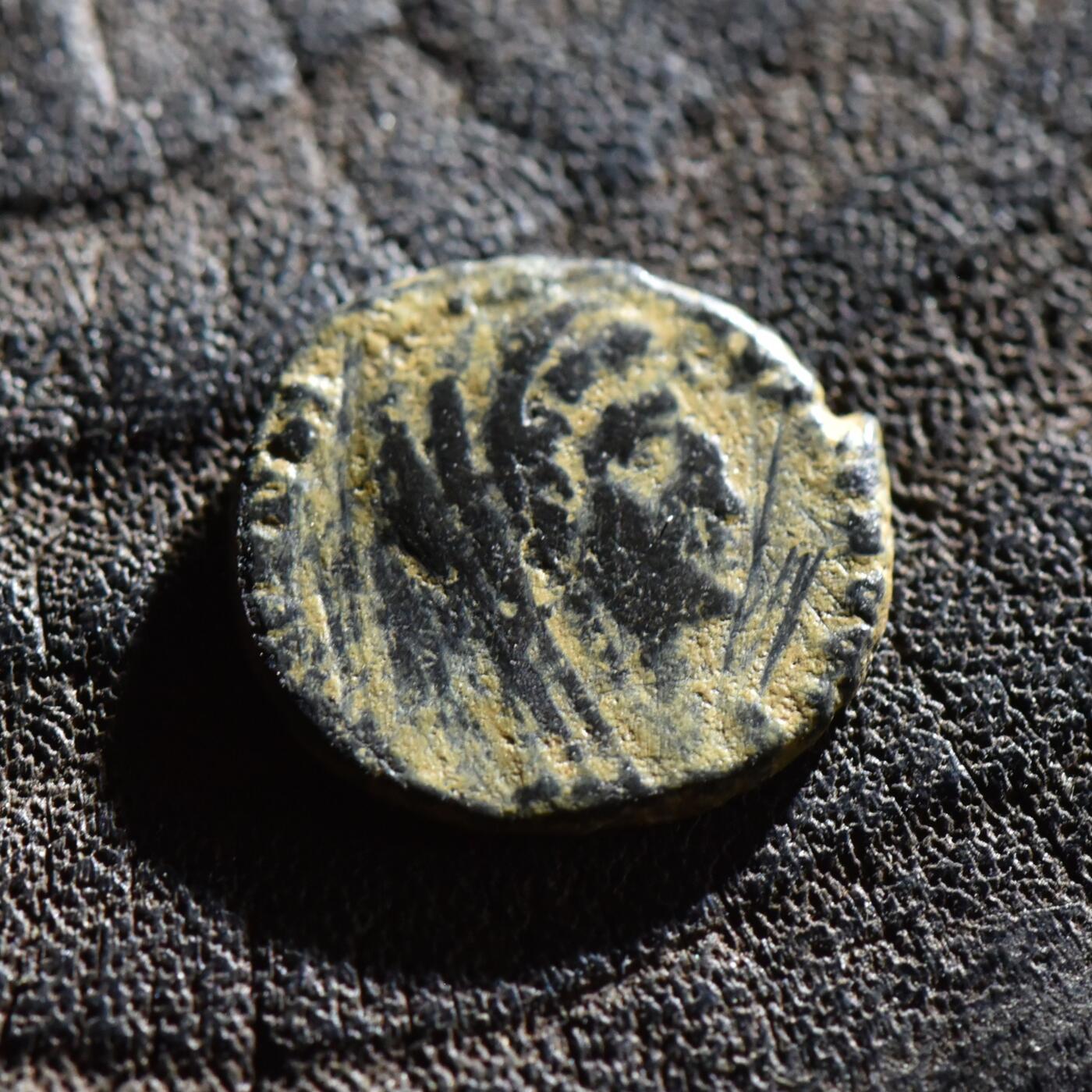 【良泉】【春节前最后一场】2月5日晚19.30点开拍！208组，本场结束后预存钱币的朋友请告知，将连同本场拍品一起邮寄，预祝诸位春节愉快！ 公元347-348年【古罗马】君士坦丁大帝“驷马车版”追思币，1.32克