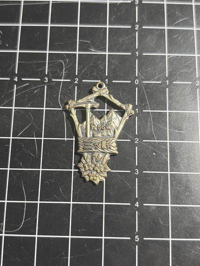 古冰库章牌勋赏收藏0起拍卖 - 登山纪念章