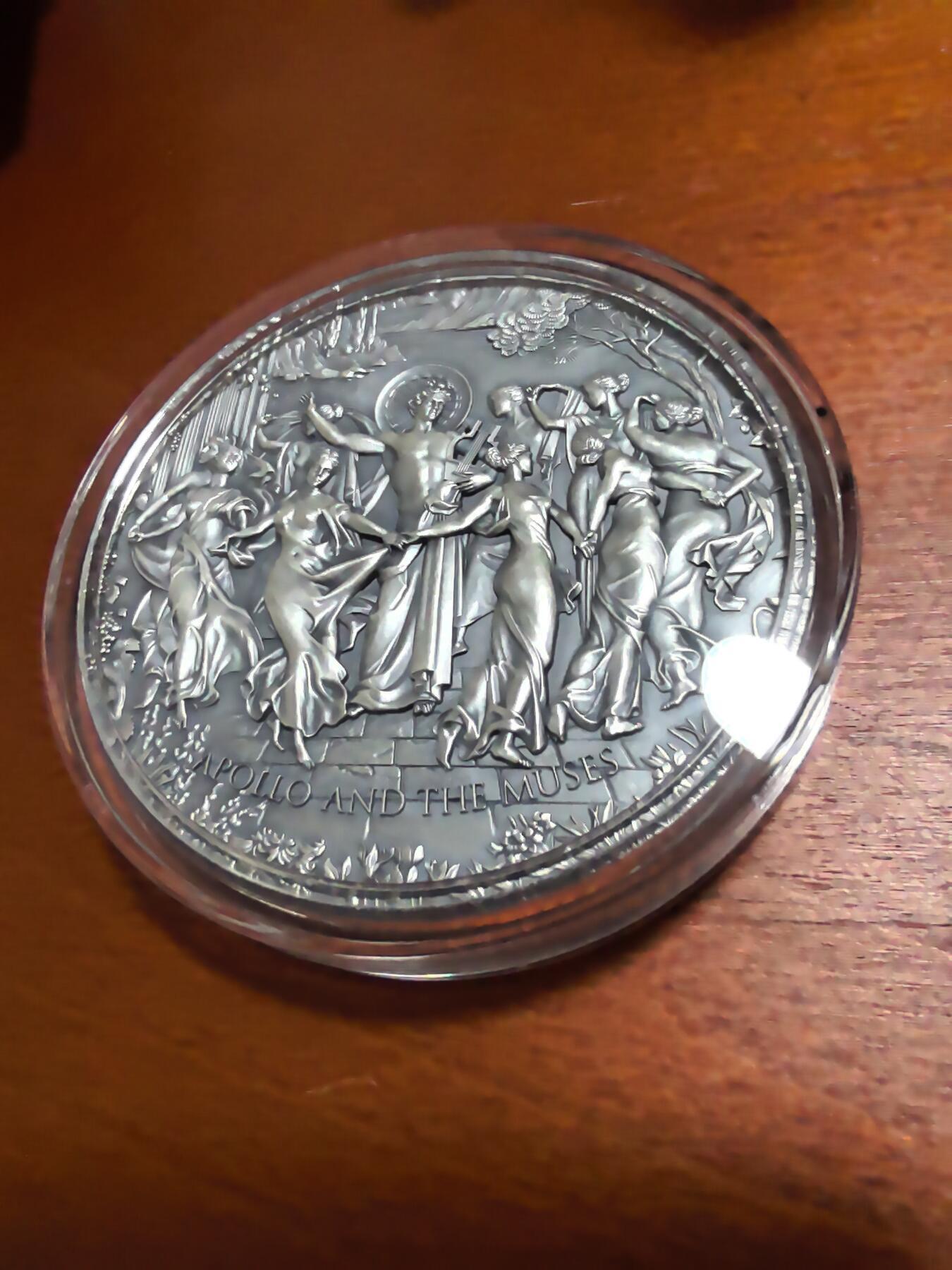 长老汇蛇年精选第八十九场拍卖 2022喀麦隆国色天香系列之阿波罗与缪斯5000法郎仿古高浮雕银币，5盎司999银，盒证全，500枚