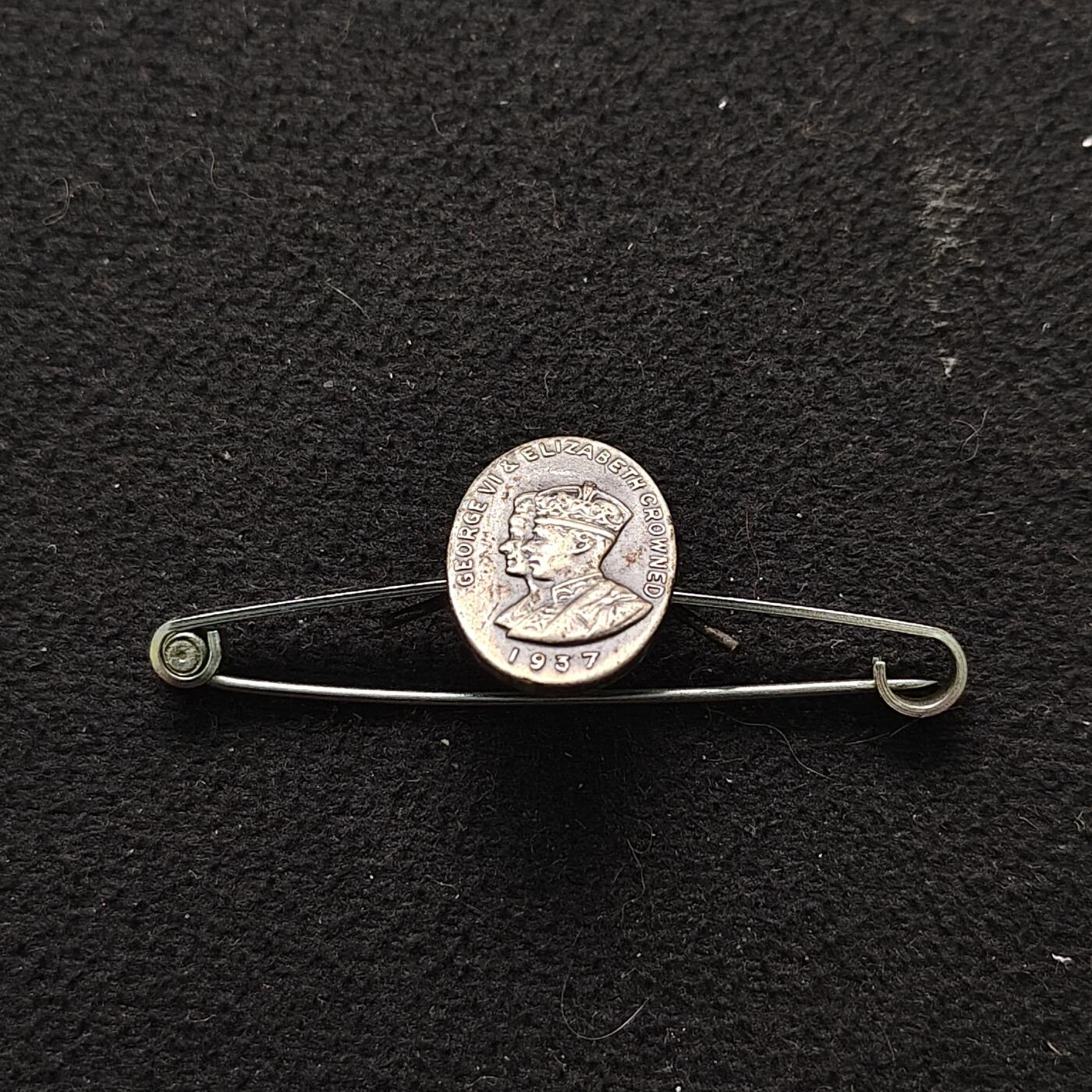 【全场包邮】纯粹捡漏拍490场（免费代拍第27场） 【杂件】英国1937年乔治六世加冕胸针