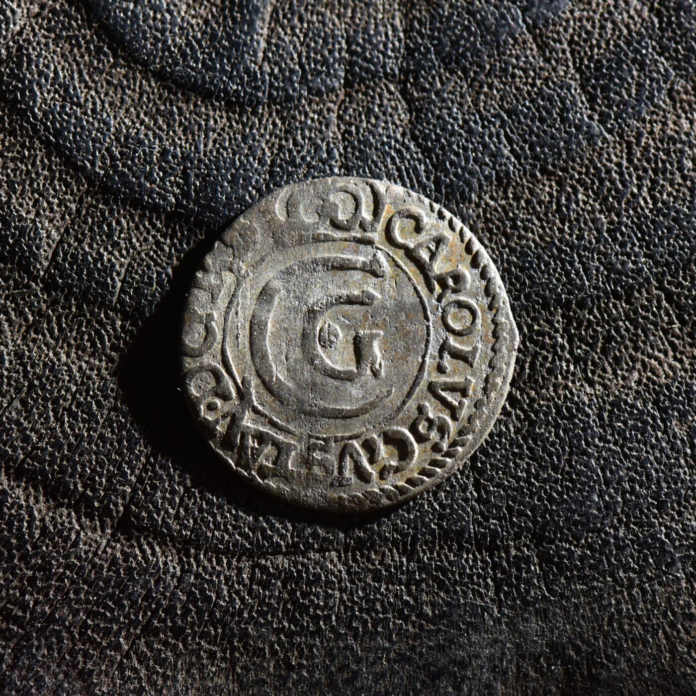 【良泉】第45期【直播场】1月15日晚19.30点开拍！ 208组，西方古代钱币、丝路古珠杂项专场 【美品】公元1657年【瑞典·利沃尼亚】卡尔十世国王，银索利多，0.59克