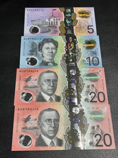 《外钞收藏家》第五百九十八期（2026年新年第一场）（本平台长期征集拍品、欢迎藏友们联系合作） - 澳大利亚5、10、20元 四张一起 全新UNC 都是靓号