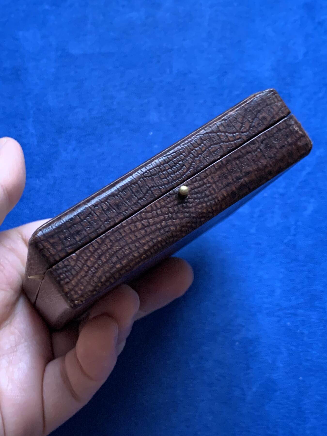 《竞宝斋》第452场 周日，周一 2场连拍 （全场包邮，欢迎送拍） （法国）里昂医院神经内科圣波坦医院22周年纪念铜章 93.7克 60.5*60mm 带原盒