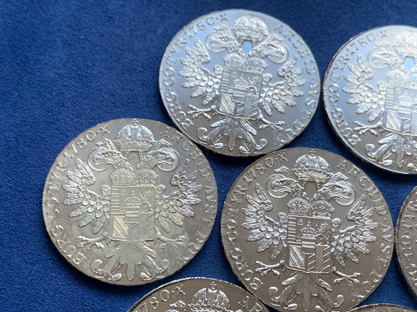 《竞宝斋》第452场 周日，周一 2场连拍 （全场包邮，欢迎送拍）