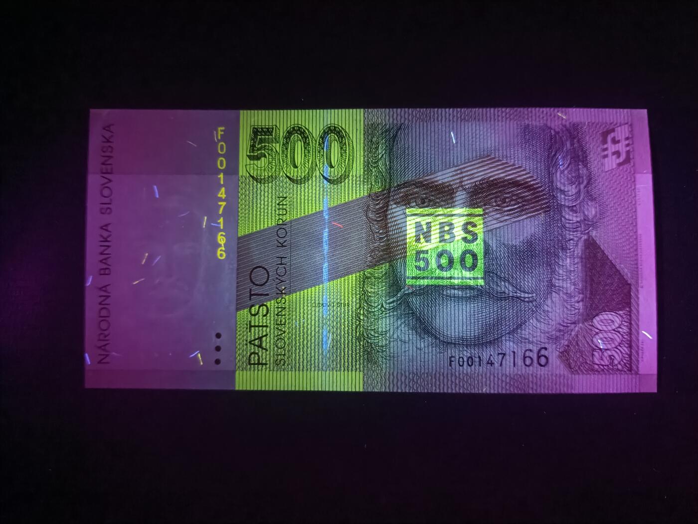 2026首期，总第211期 斯洛伐克1993年500克朗UNC，独立领袖施图尔和布拉斯迪拉发城堡，早期防伪版本首年份