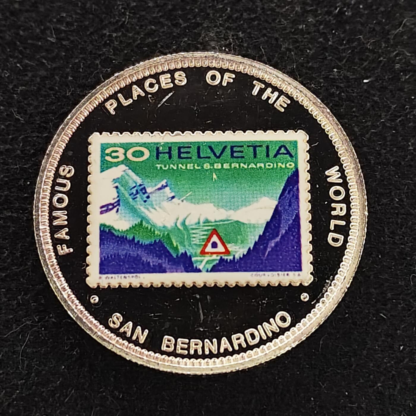 【全场包邮】纯粹捡漏拍490场（免费代拍第27场） 乌干达1998年2000先令世界著名系列圣贝尔迪诺彩色精制克朗型镀银纪念币