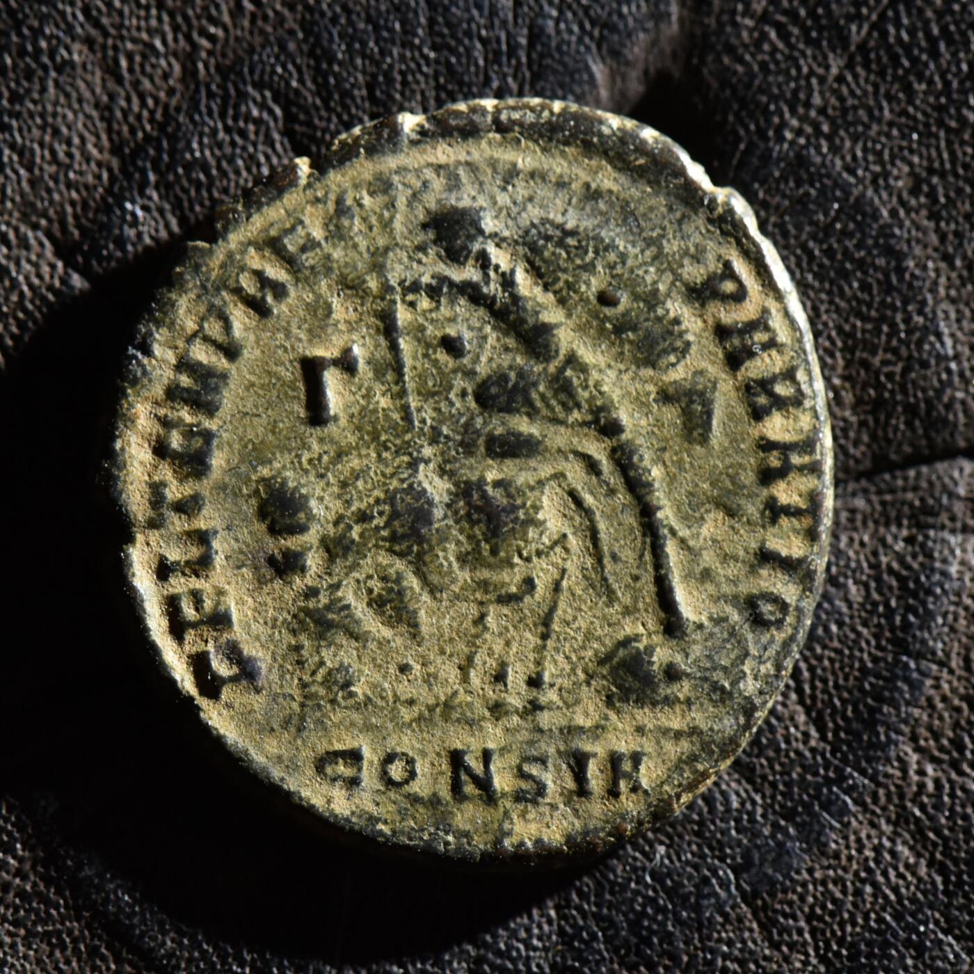 【良泉】第45期【直播场】1月15日晚19.30点开拍！ 208组，西方古代钱币、丝路古珠杂项专场 【百分币】公元337-361年【古罗马】君士坦提乌斯二世“重现幸福时光”大铜币，君士坦丁堡造币厂，5.56克