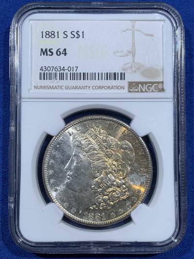 《竞宝斋》第452场 周日，周一 2场连拍 （全场包邮，欢迎送拍） - NGC MS64 美国1881S摩根 淡金彩月牙包浆 经典品种 PL底板 状态好
