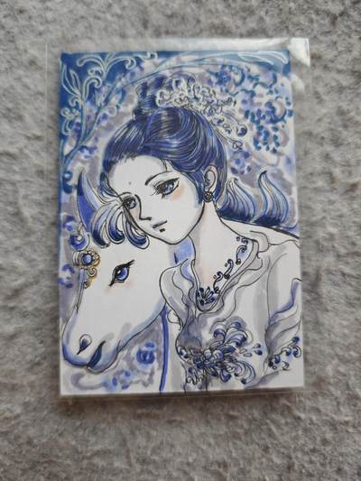【随心含颖卡拍53期】卡游/集卡社/卡卡沃 抽卡机专场拍卖【无佣金】 - 含颖手绘 马年纪念卡 青花瓷设计 后背题词