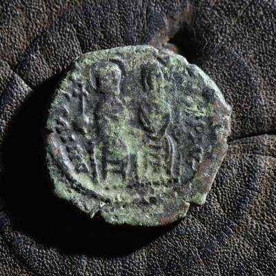 【良泉】第45期【直播场】1月15日晚19.30点开拍！ 208组，西方古代钱币、丝路古珠杂项专场 - 公元6世纪【拜占庭】十字标，查士丁二世和皇后索菲亚，20努米，铜币，5.47克