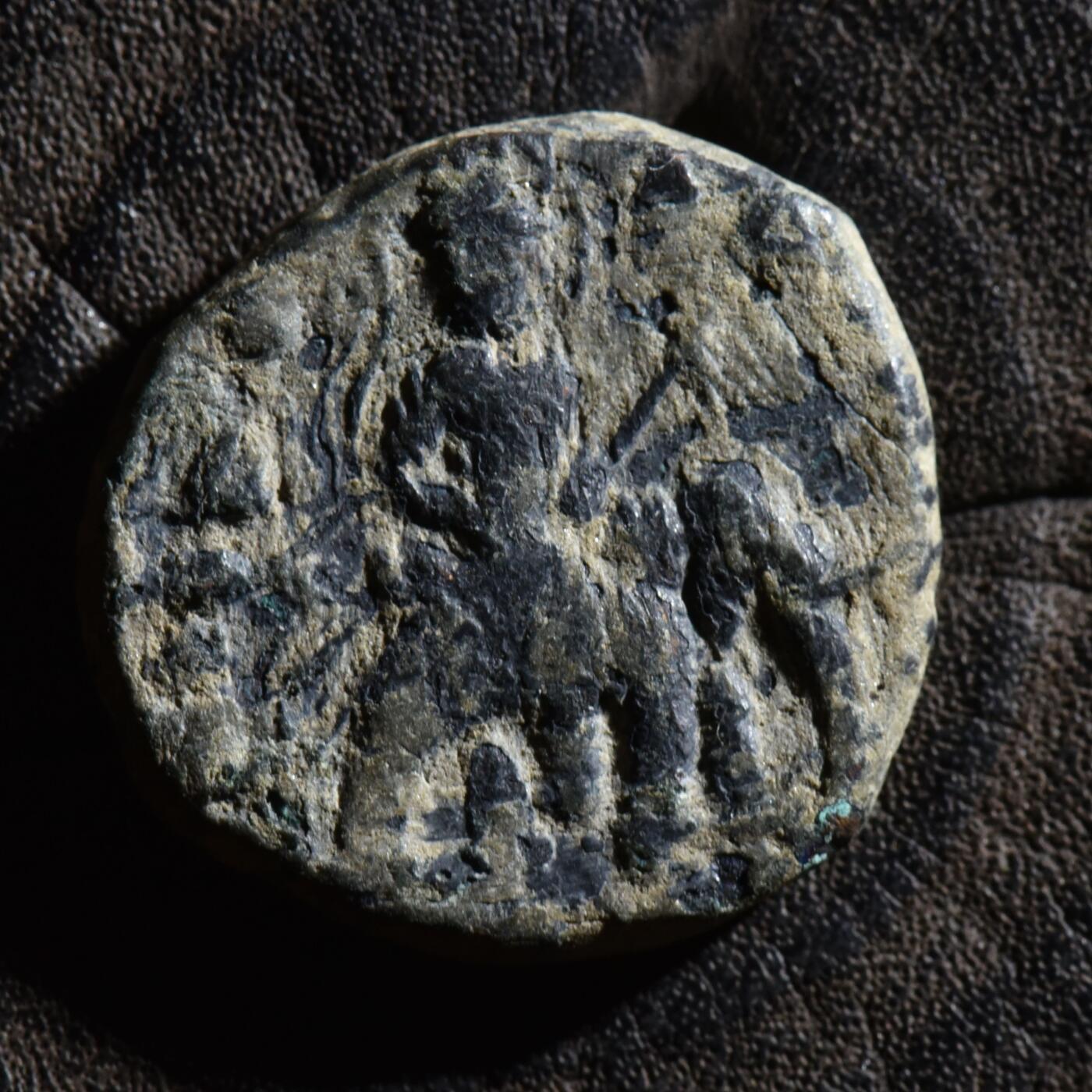 【良泉】第45期【直播场】1月15日晚19.30点开拍！ 208组，西方古代钱币、丝路古珠杂项专场 【铭文清晰美品】【罕见重量，3德拉克马？？】公元158-195年【古印度】贵霜王朝，胡维色迦【骑大象版】大铜币，9.81克