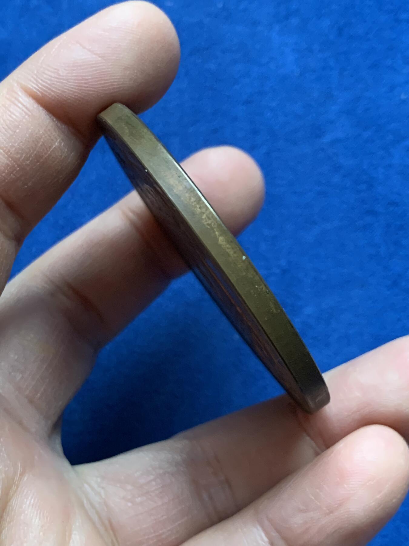 《竞宝斋》第452场 周日，周一 2场连拍 （全场包邮，欢迎送拍） 英国 1902年 爱德华七世夫妇加冕典礼纪念大铜章 巧克力包浆 81.45克 55.2mm 原盒