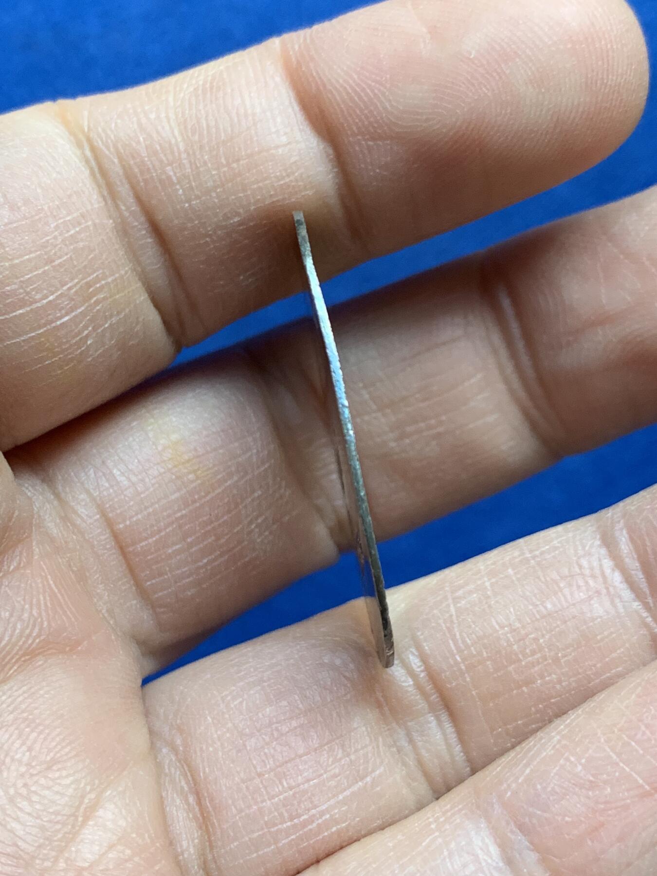 《竞宝斋》第452场 周日，周一 2场连拍 （全场包邮，欢迎送拍） 年份未知 日本小银判 3.9克