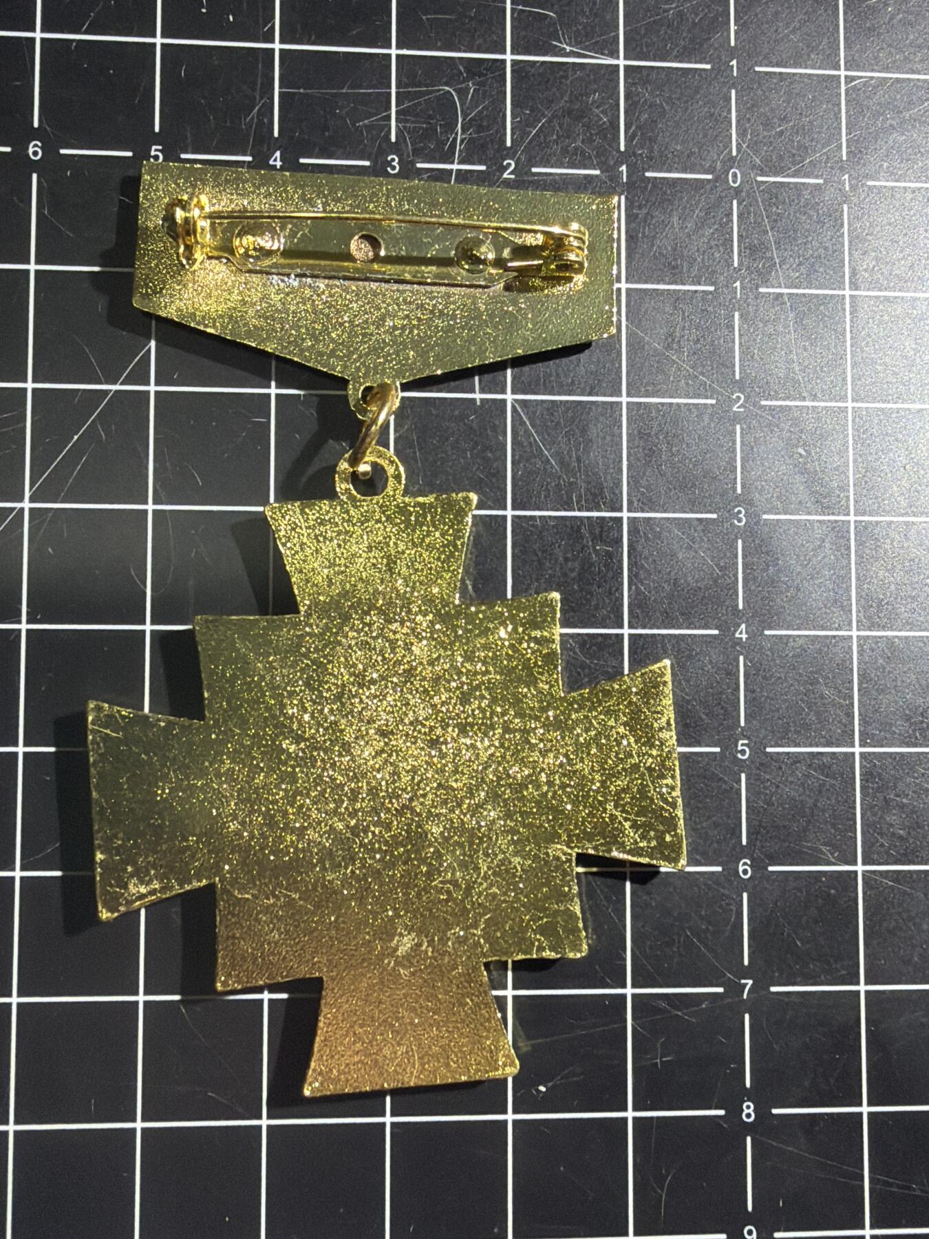 古冰库章牌勋赏收藏0起拍卖 合金徽章一个