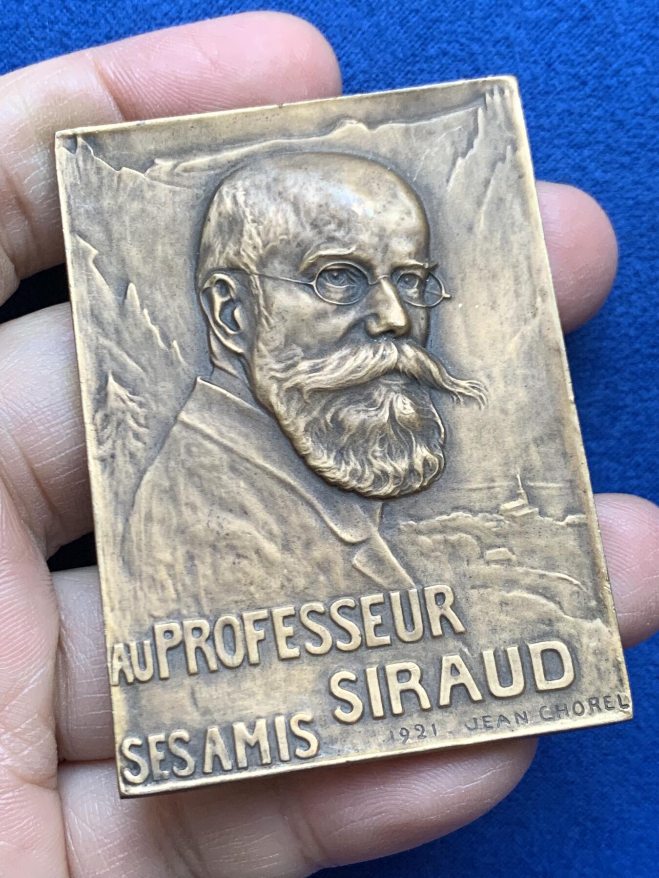 《竞宝斋》第452场 周日，周一 2场连拍 （全场包邮，欢迎送拍） 1921年名家让·肖雷尔作 法国政治家朱斯坦·戈达尔纪念方型大铜章 85.35克 47.2*65mm 三角铜标