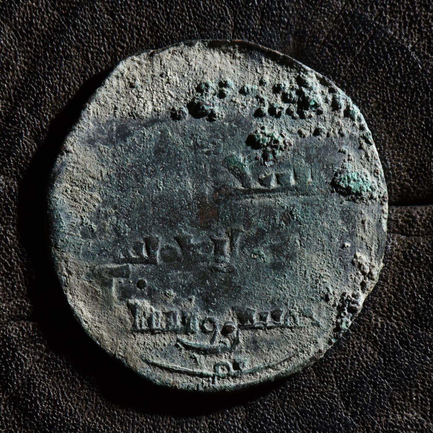 【良泉】第45期【直播场】1月15日晚19.30点开拍！ 208组，西方古代钱币、丝路古珠杂项专场 【美品】公元1250-1260年【蒙古帝国】元代·察合台汗，摄政太后兀鲁忽乃，匿名镀银铜质第尔汗，4.55克