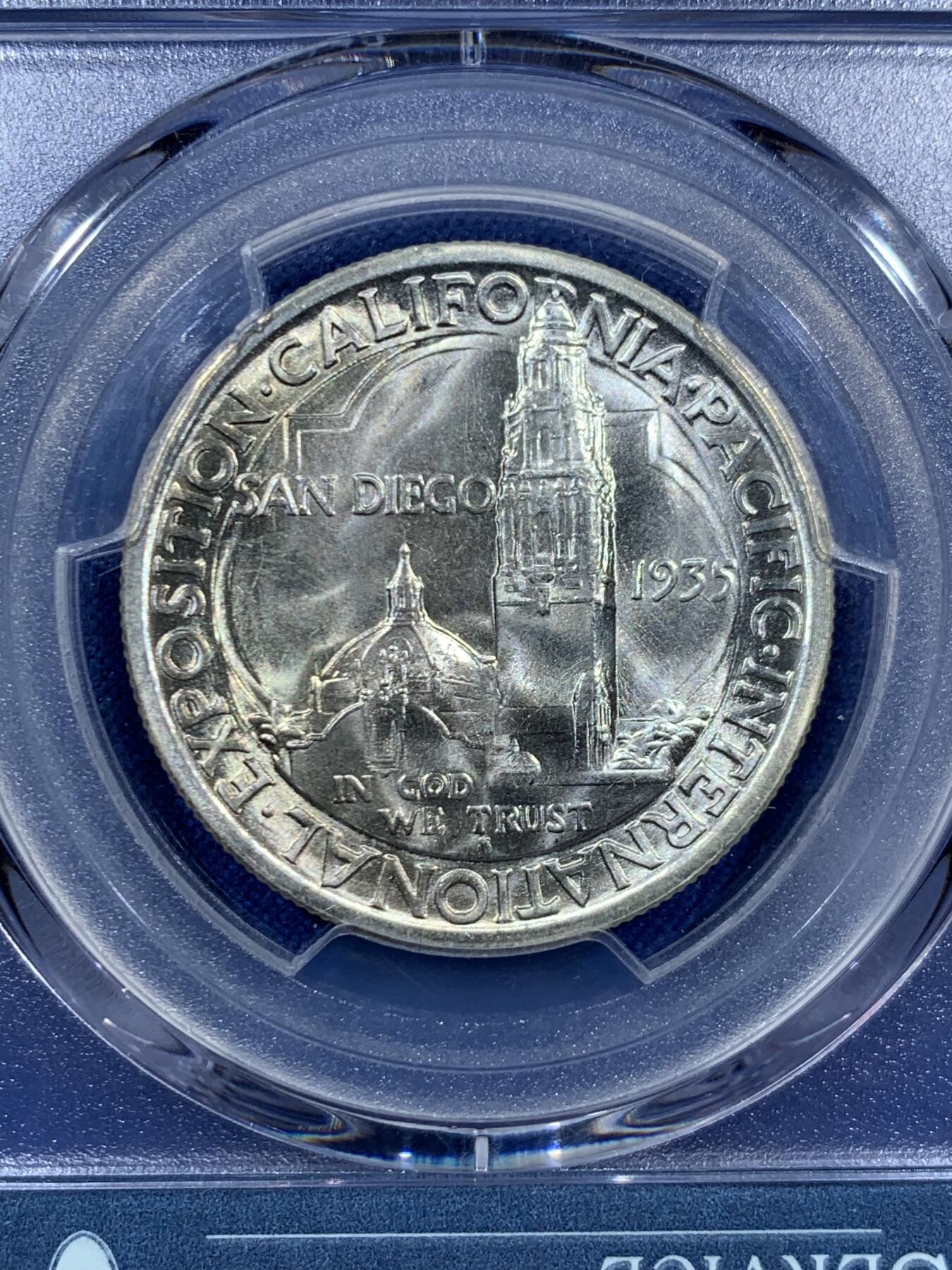 《竞宝斋》第452场 周日，周一 2场连拍 （全场包邮，欢迎送拍） PCGS MS65 美国 1935年 50美分，圣地亚哥纪念银币，35周年纪念评级盒