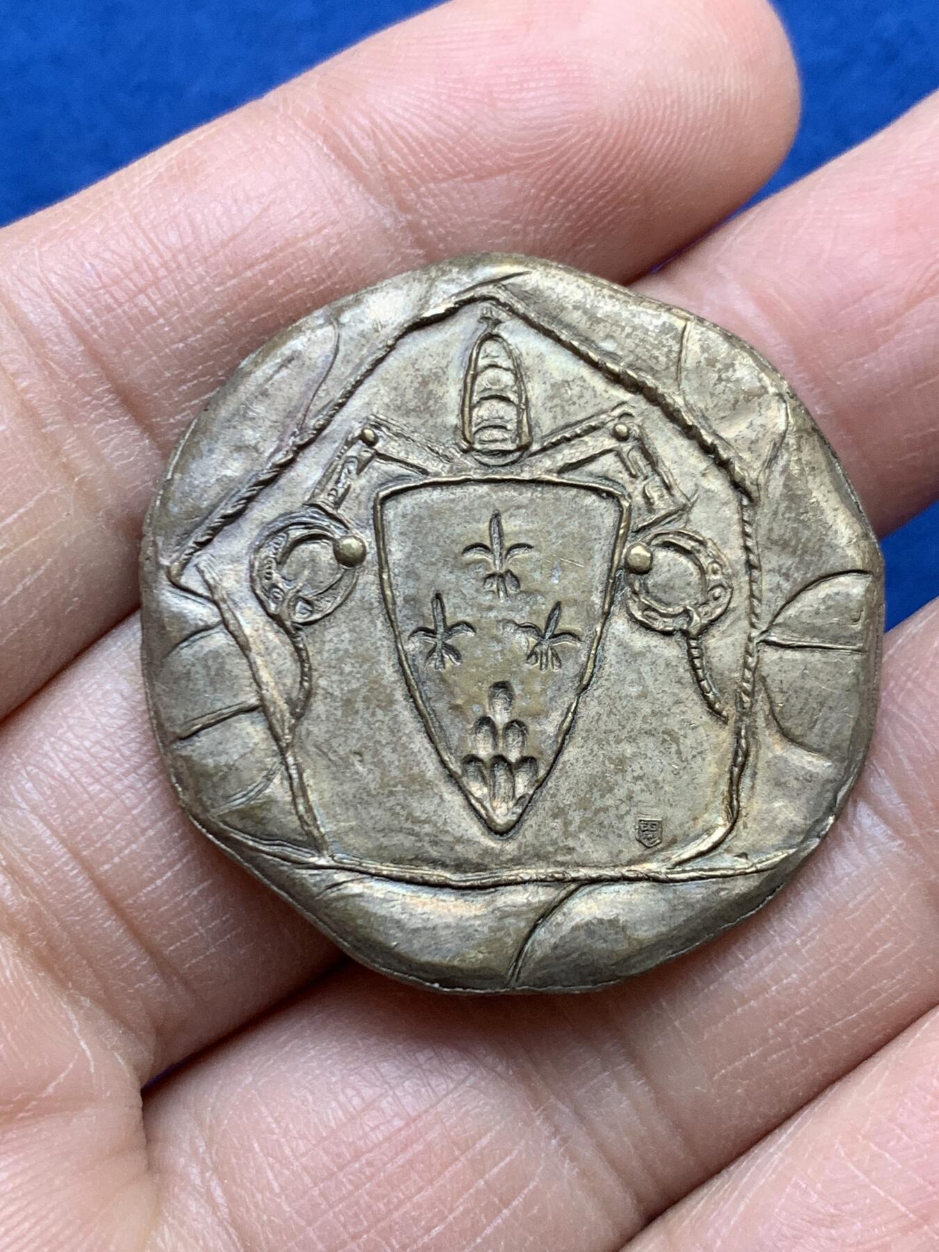 《竞宝斋》第452场 周日，周一 2场连拍 （全场包邮，欢迎送拍） 宗教奉献镀金铜章 20.3克 33.8mm