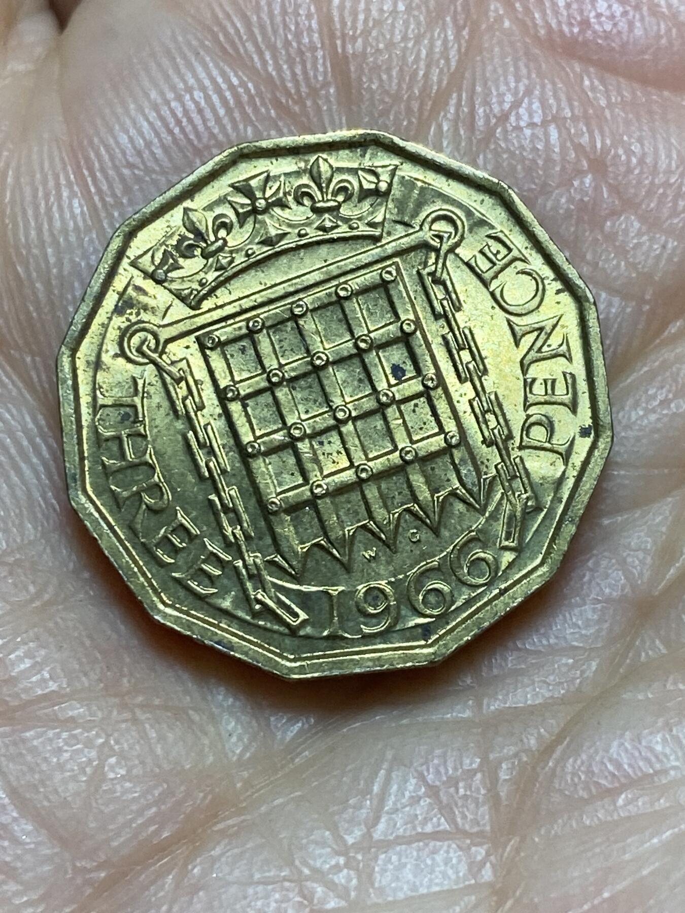 2026年第一场(总第一百七十场）外国好品散币场(免佣金) 带光好品–英国🇬🇧1966年3便士(伊丽莎白二世青年桂冠第二版)