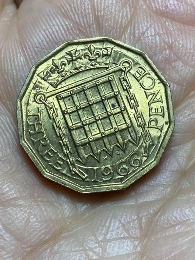 2026年第一场(总第一百七十场）外国好品散币场(免佣金) - 带光好品–英国🇬🇧1966年3便士(伊丽莎白二世青年桂冠第二版)