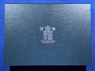 《竞宝斋》第452场 周日，周一 2场连拍 （全场包邮，欢迎送拍） - 英国1994年精制套币，带2英镑精制纪念币，册装，品相好。