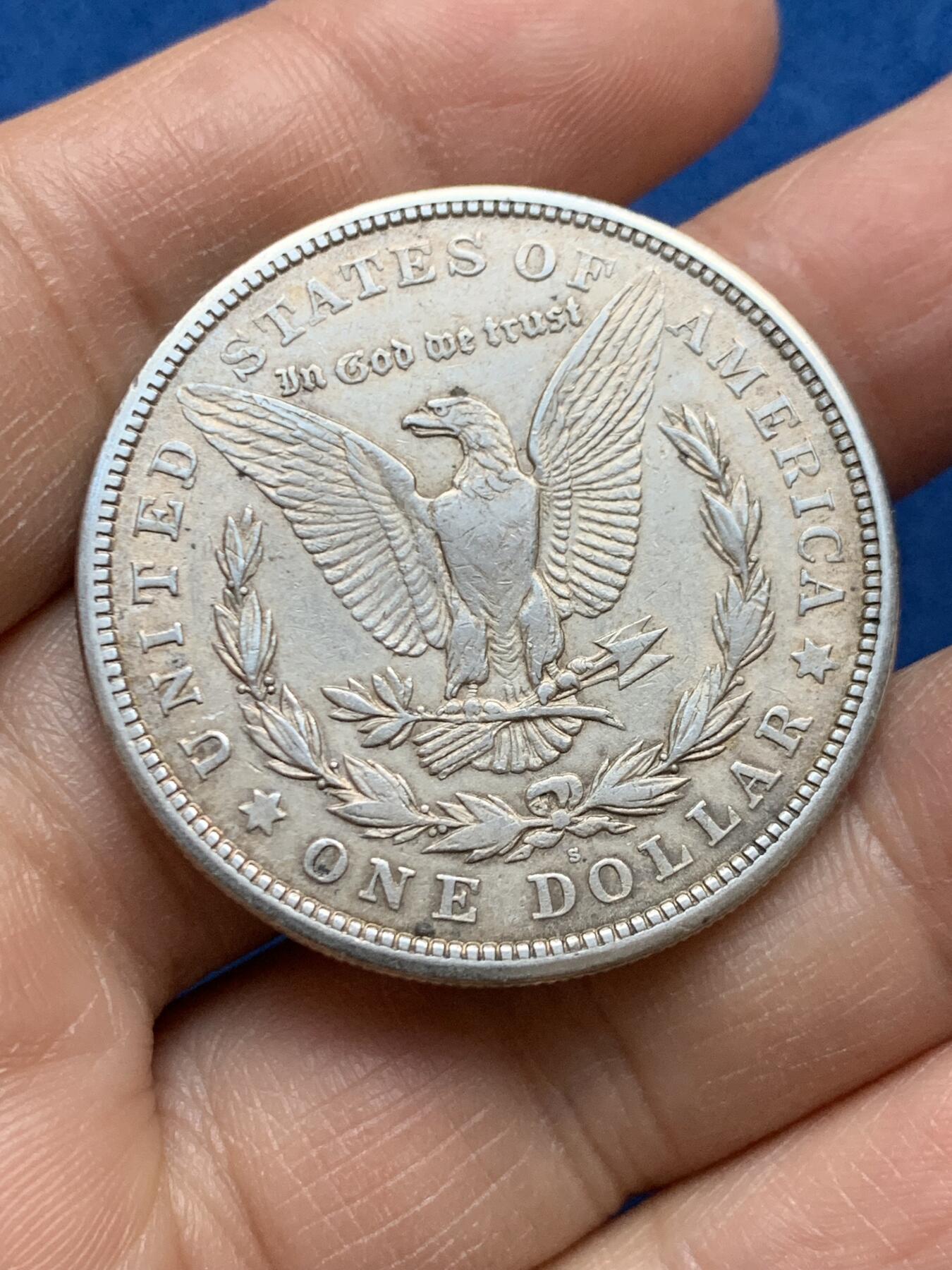 《竞宝斋》第452场 周日，周一 2场连拍 （全场包邮，欢迎送拍） 美国1921年摩根银币