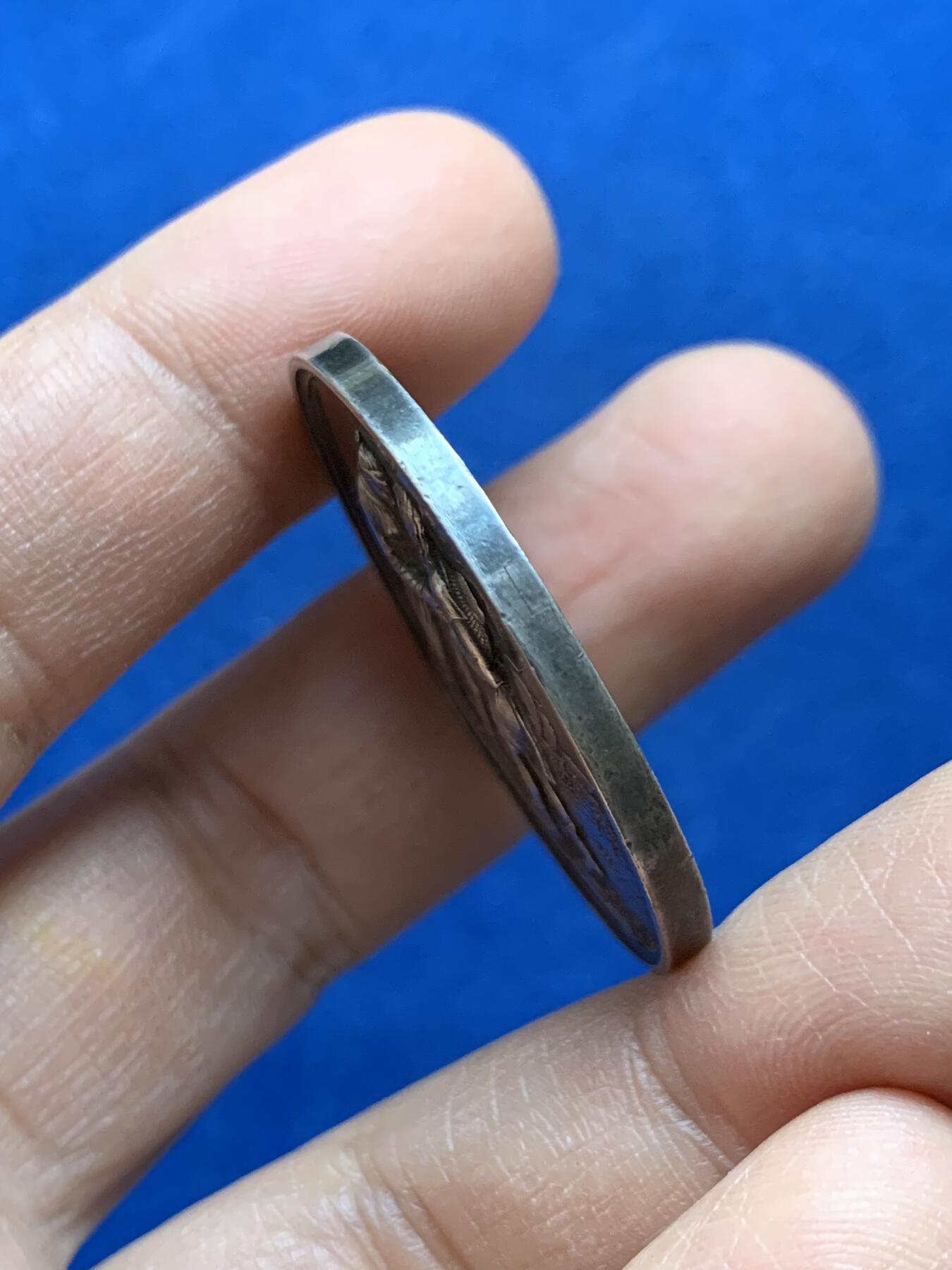 《竞宝斋》第452场 周日，周一 2场连拍 （全场包邮，欢迎送拍） 法国结婚纪念银章 35.8MM 20.25g 早期无边铭 少见未刻字