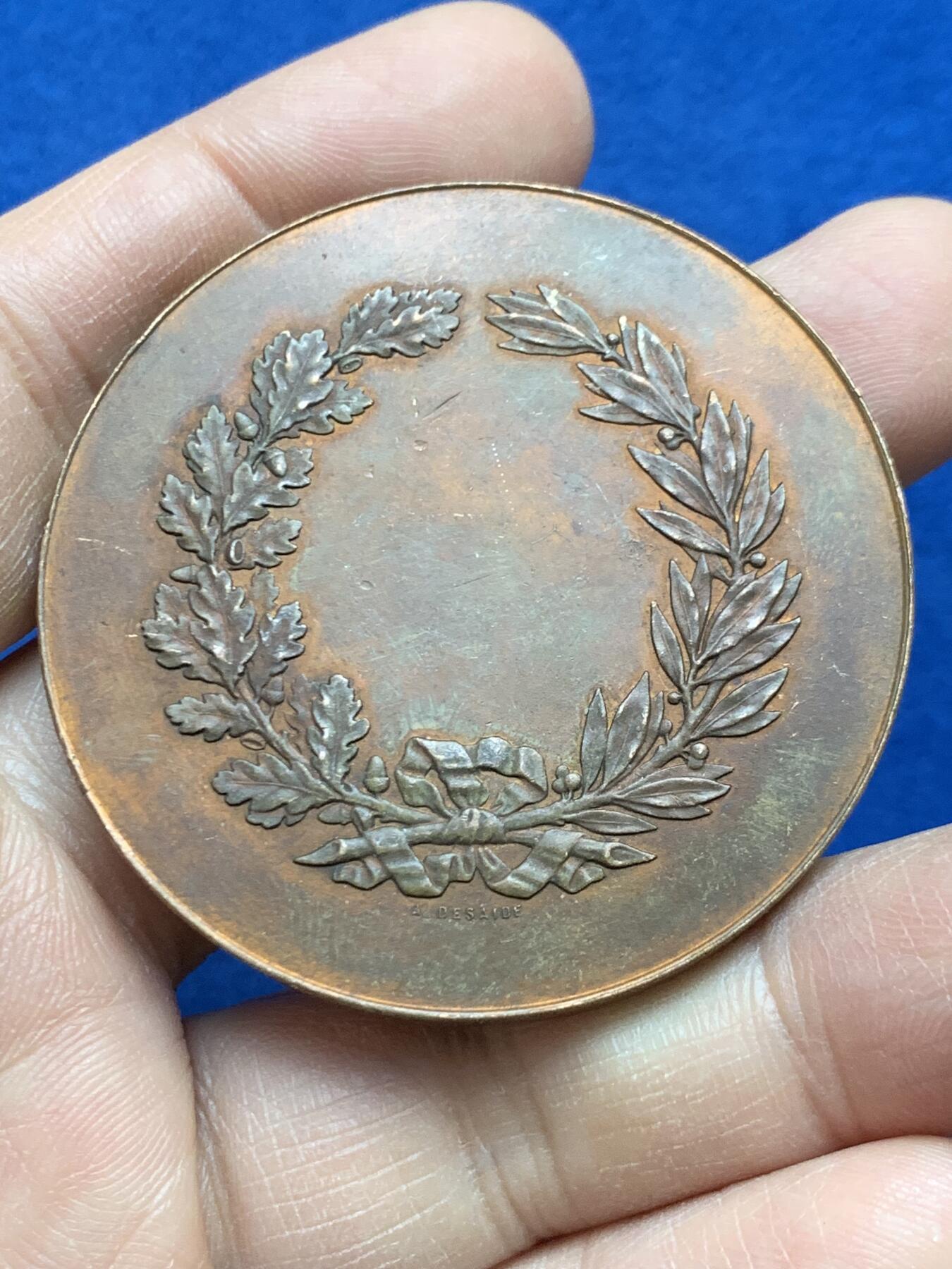 《竞宝斋》第452场 周日，周一 2场连拍 （全场包邮，欢迎送拍） 名家名作玛丽安娜女神铜章 61.7克 50.3mm 丰饶角铜标