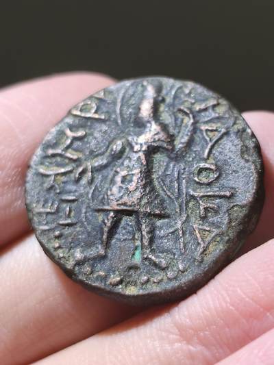非常罕见！贵霜帝国巴克特里亚伽尼色迦一世大铜币14.9g，背风神，副厂巴克特里亚造币厂非常稀少，气质很特殊，一眼就能看出区别，铭文十分清晰，馆藏级精品