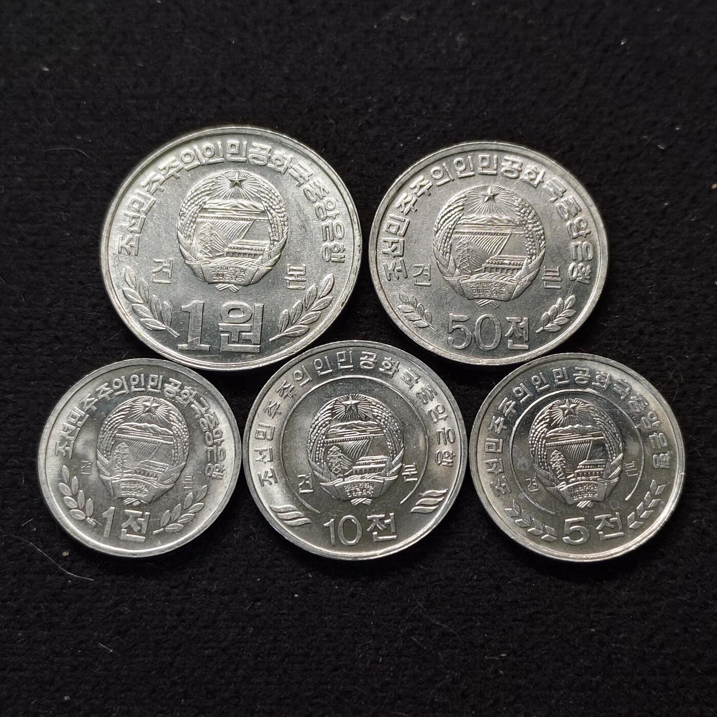 【全场包邮】纯粹捡漏拍490场（免费代拍第27场） 朝鲜2002-2008年花版5枚套币