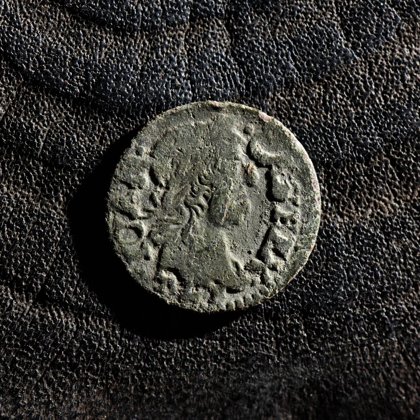 【良泉】第45期【直播场】1月15日晚19.30点开拍！ 208组，西方古代钱币、丝路古珠杂项专场 公元1664年【波兰立陶宛联邦】约翰二世·卡齐米尔·瓦萨“波兰鹰”铜希林，1.16克