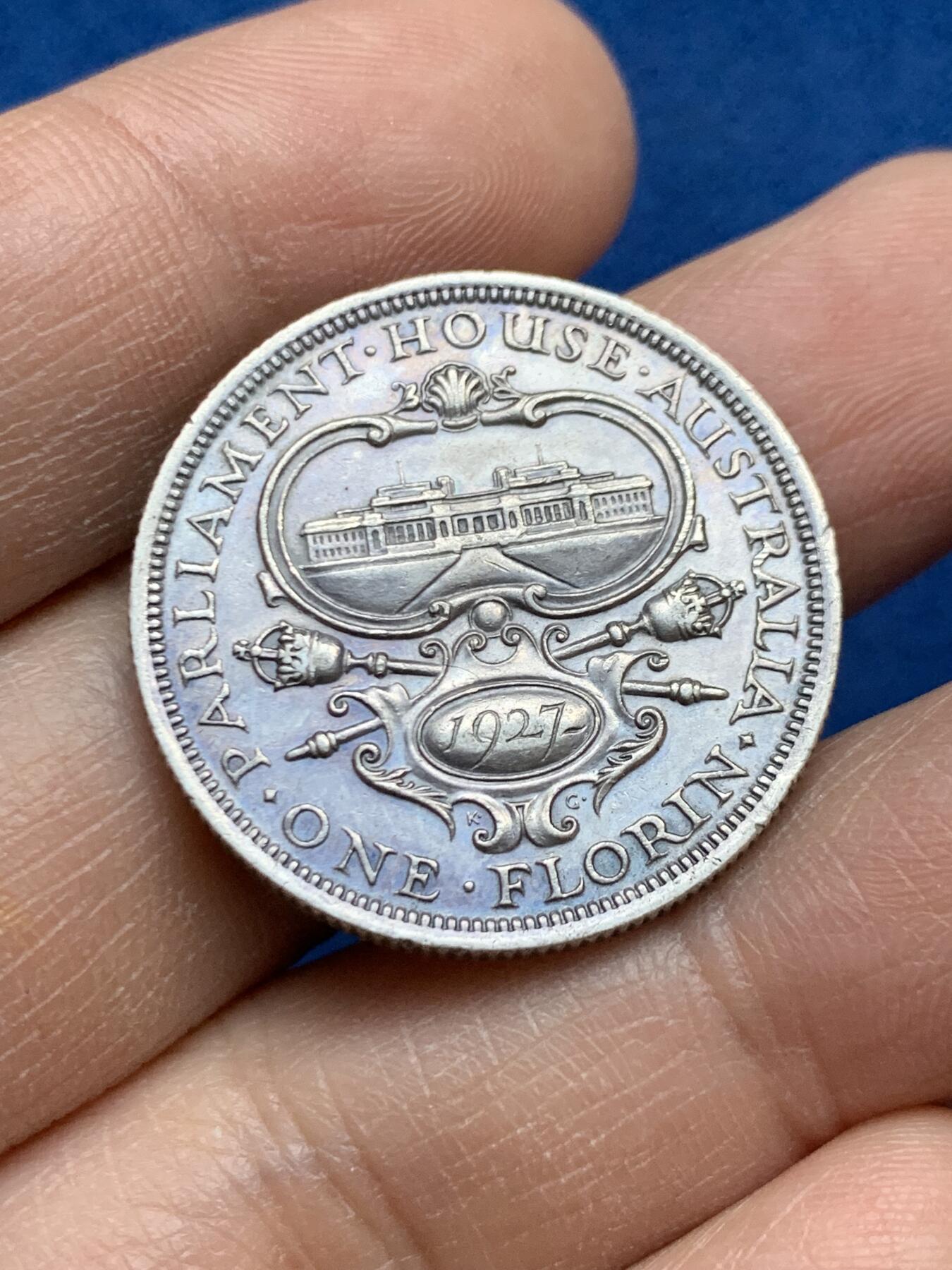 《竞宝斋》第452场 周日，周一 2场连拍 （全场包邮，欢迎送拍） 澳大利亚1927年堪培拉国会大厦纪念1佛罗林银币