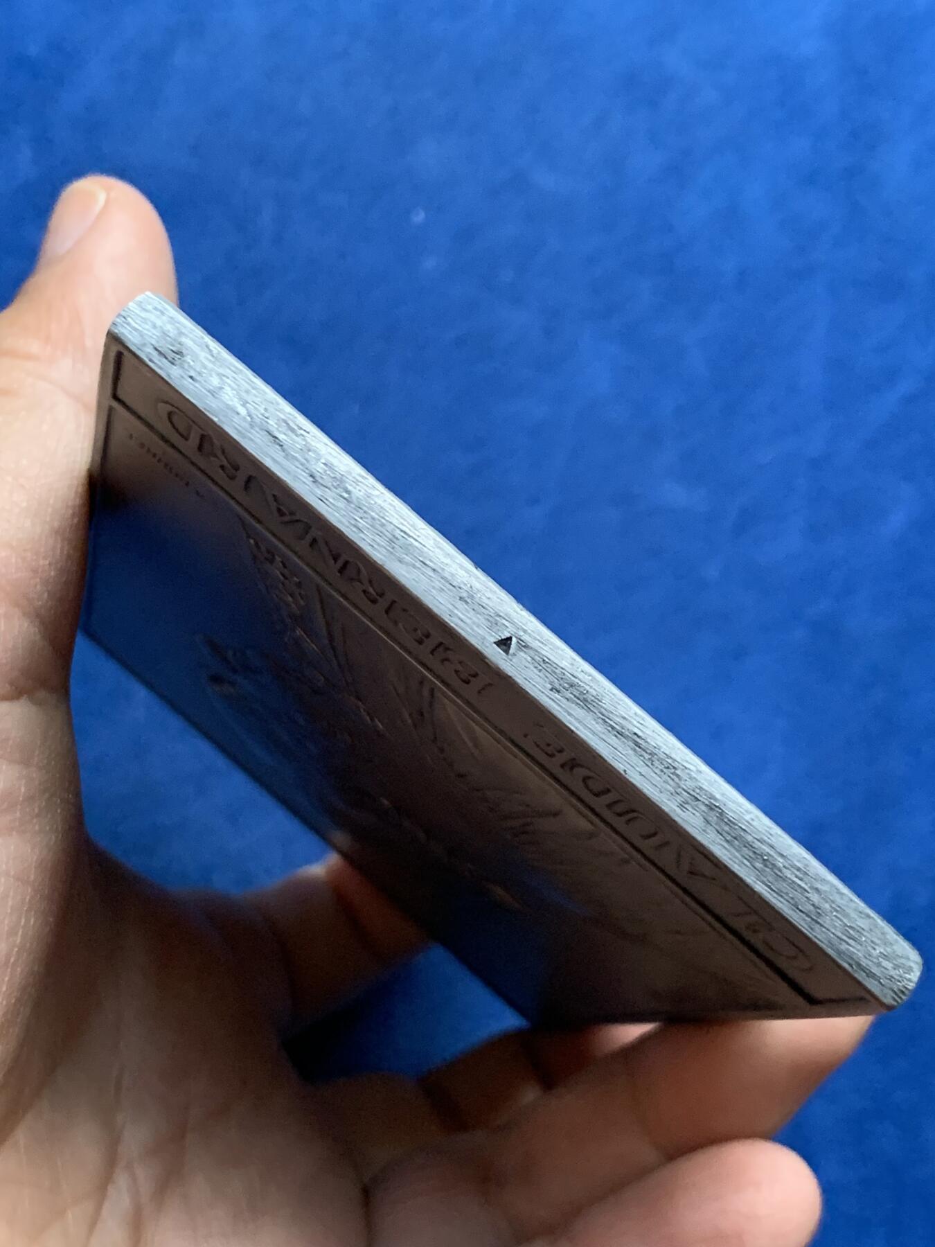 《竞宝斋》第452场 周日，周一 2场连拍 （全场包邮，欢迎送拍） 1913年法国生物学家克劳德纳德诞辰百年铝质纪念章 133.2克 80*110.5mm 三角边铭 带盒 好品保存不易