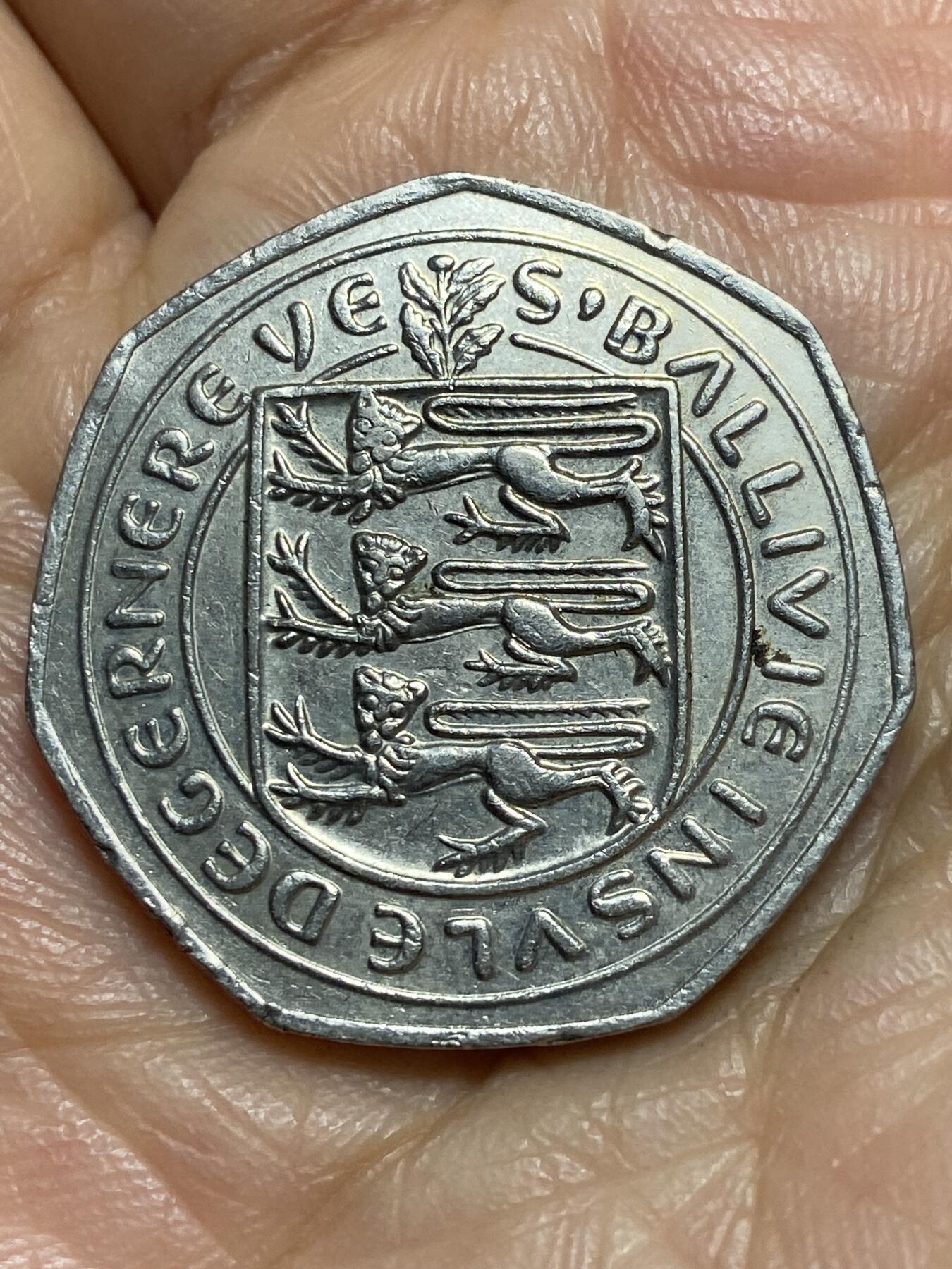 2026年第一场(总第一百七十场）外国好品散币场(免佣金) 英属根西岛🇬🇬1981年50便士(伊丽莎白二世时期，十进制第二套)