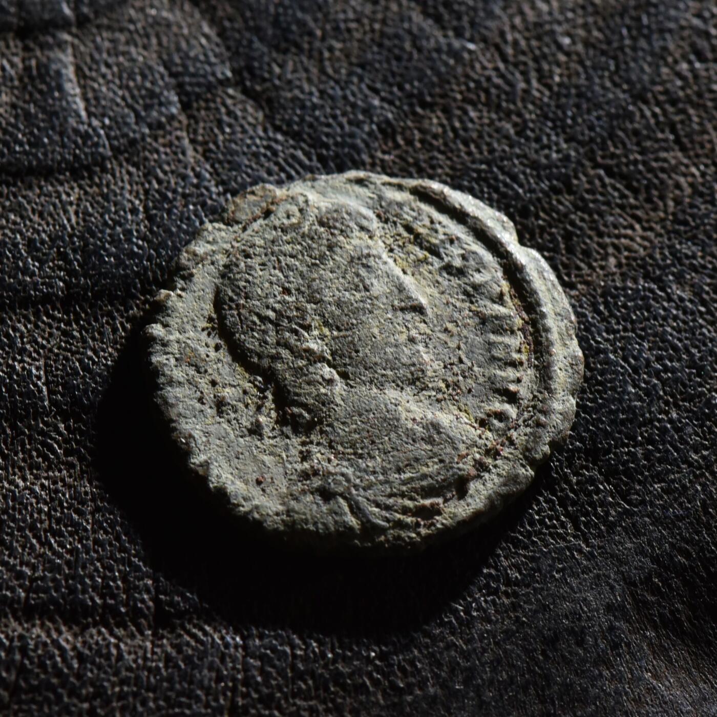 【良泉】第45期【直播场】1月15日晚19.30点开拍！ 208组，西方古代钱币、丝路古珠杂项专场 公元337-361年【古罗马】君士坦提乌斯二世，重新幸福时光，标准型铜币，2.03克