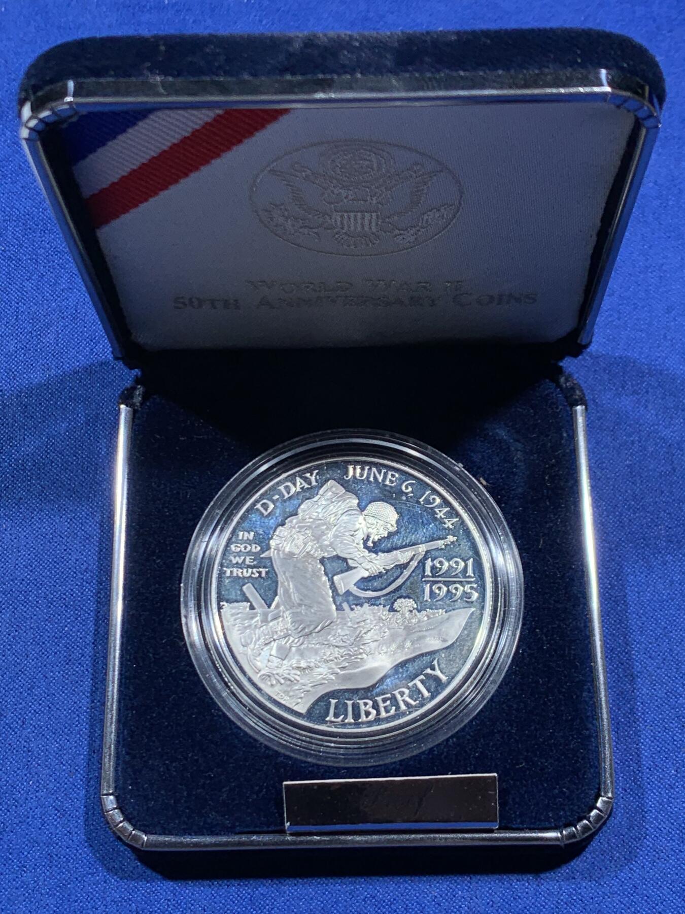 《竞宝斋》第452场 周日，周一 2场连拍 （全场包邮，欢迎送拍） 美国 1991-1995 纪念二战胜利-诺曼底登陆 W版 1元精制银币 26.73克 900银 盒证全