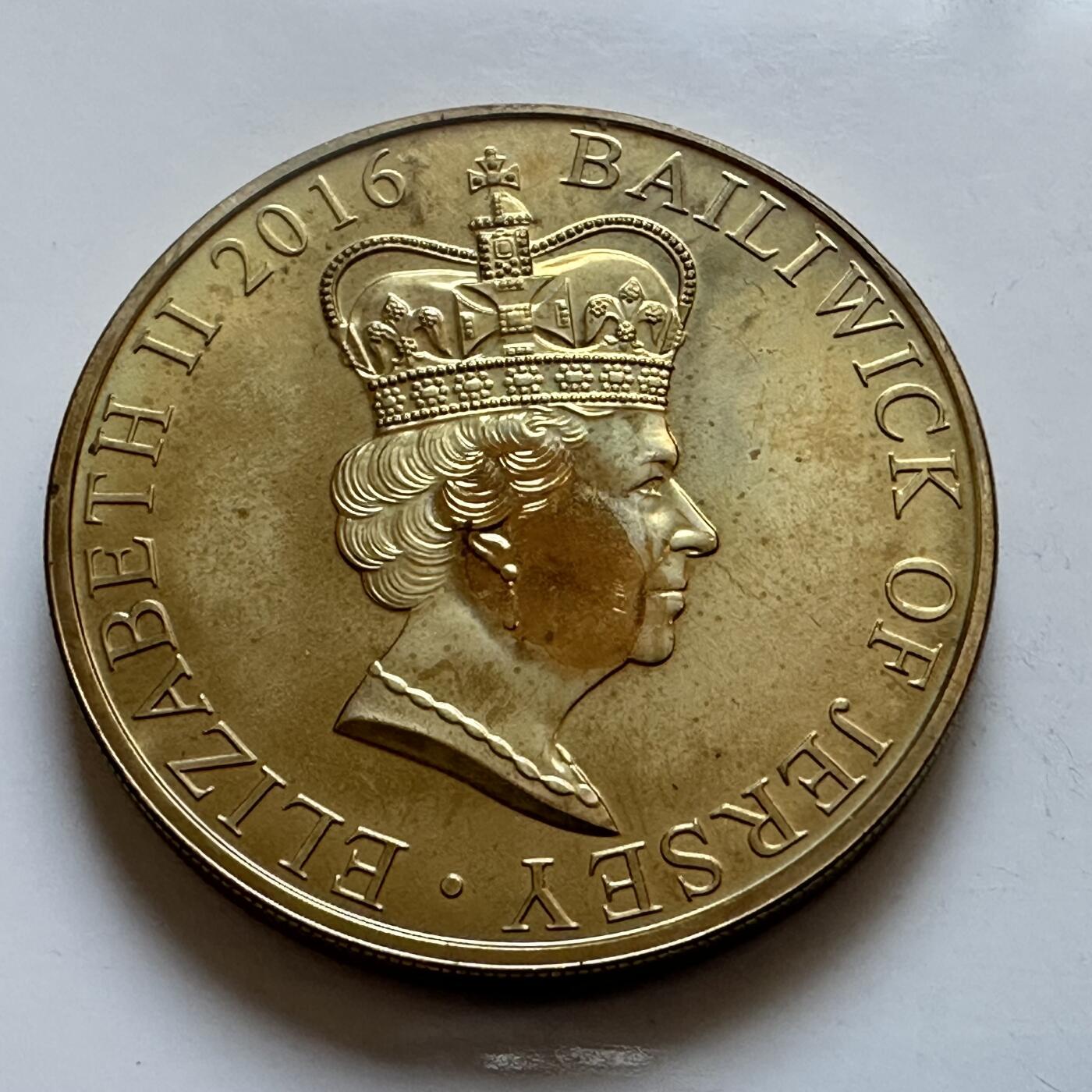 🌹外币初藏🌹🐯2025年第147场  每周二四六晚8️⃣点 接代拍 泽西岛2016年女王90岁5镑克朗型纪念币