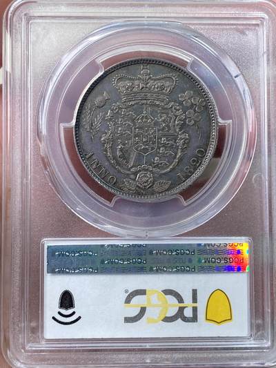 万国钱币拍卖第058期（万国新年大拍） PCGS PR64 1820英国乔治四世三花精制半克朗 极其罕见的精制版本 一颗精雕细琢的艺术品 象征英格兰的玫瑰，苏格兰的蓟草和爱尔兰的三叶草三位一体的围绕在汉诺威王朝的盾徽周围 将乔治四世时期的装饰艺术体现的淋漓尽致 在精制工艺的加持下更显华丽 双面英式乌云五彩镜面底板 顶级典藏品质
