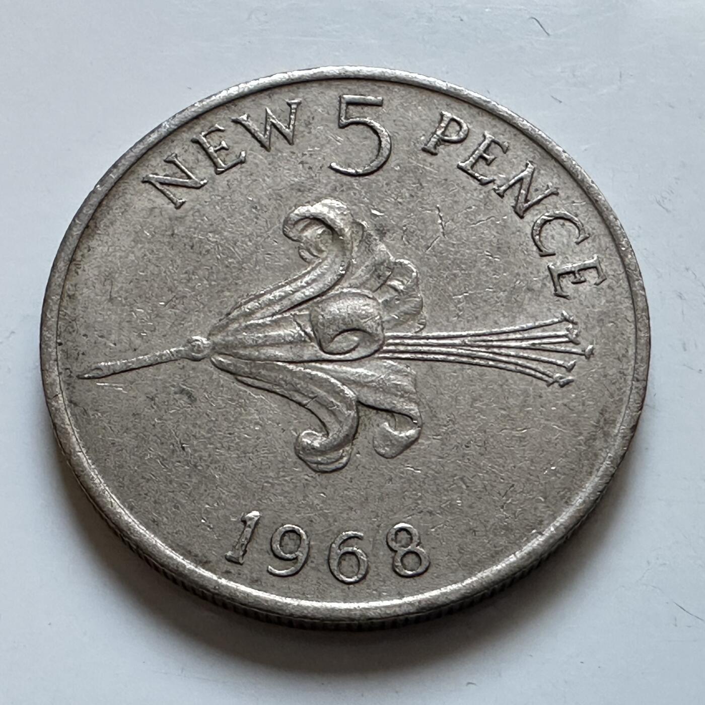 🌹外币初藏🌹🐯2025年第147场  每周二四六晚8️⃣点 接代拍 根西岛1968年五便士