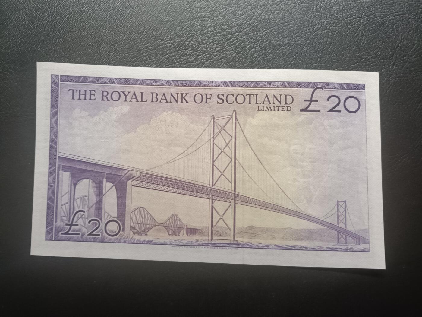 2026首期，总第211期 苏格兰皇家银行1969年20镑AUNC首冠A/1，稀有的早期高面值，第二代福斯桥