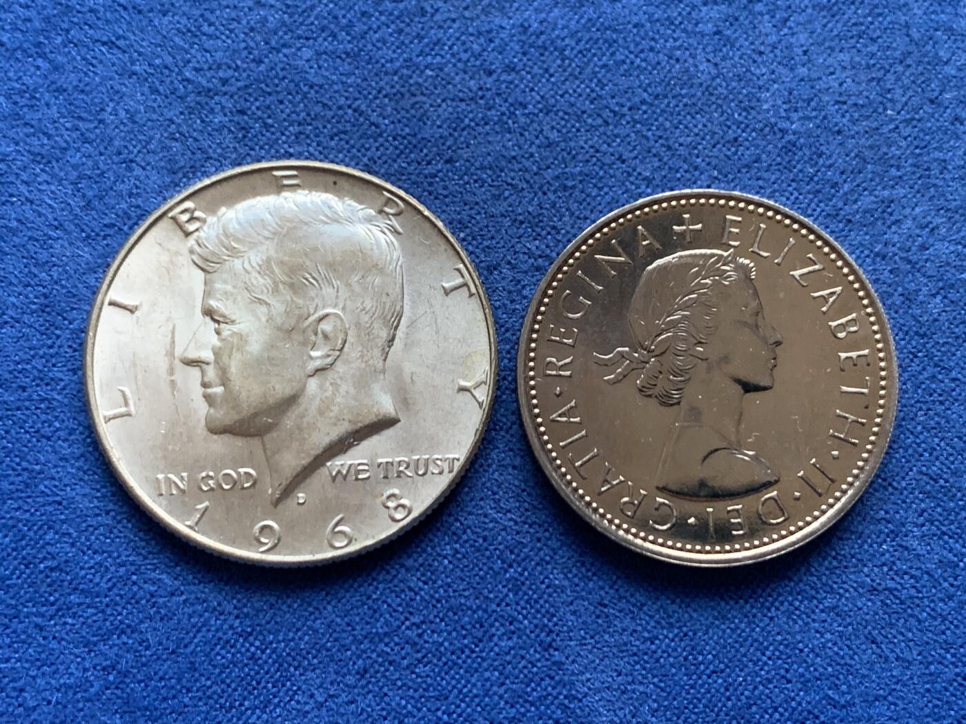 《竞宝斋》第452场 周日，周一 2场连拍 （全场包邮，欢迎送拍） 两枚一组美国1968年肯尼迪半美元银币+英国1970年2先令精制币