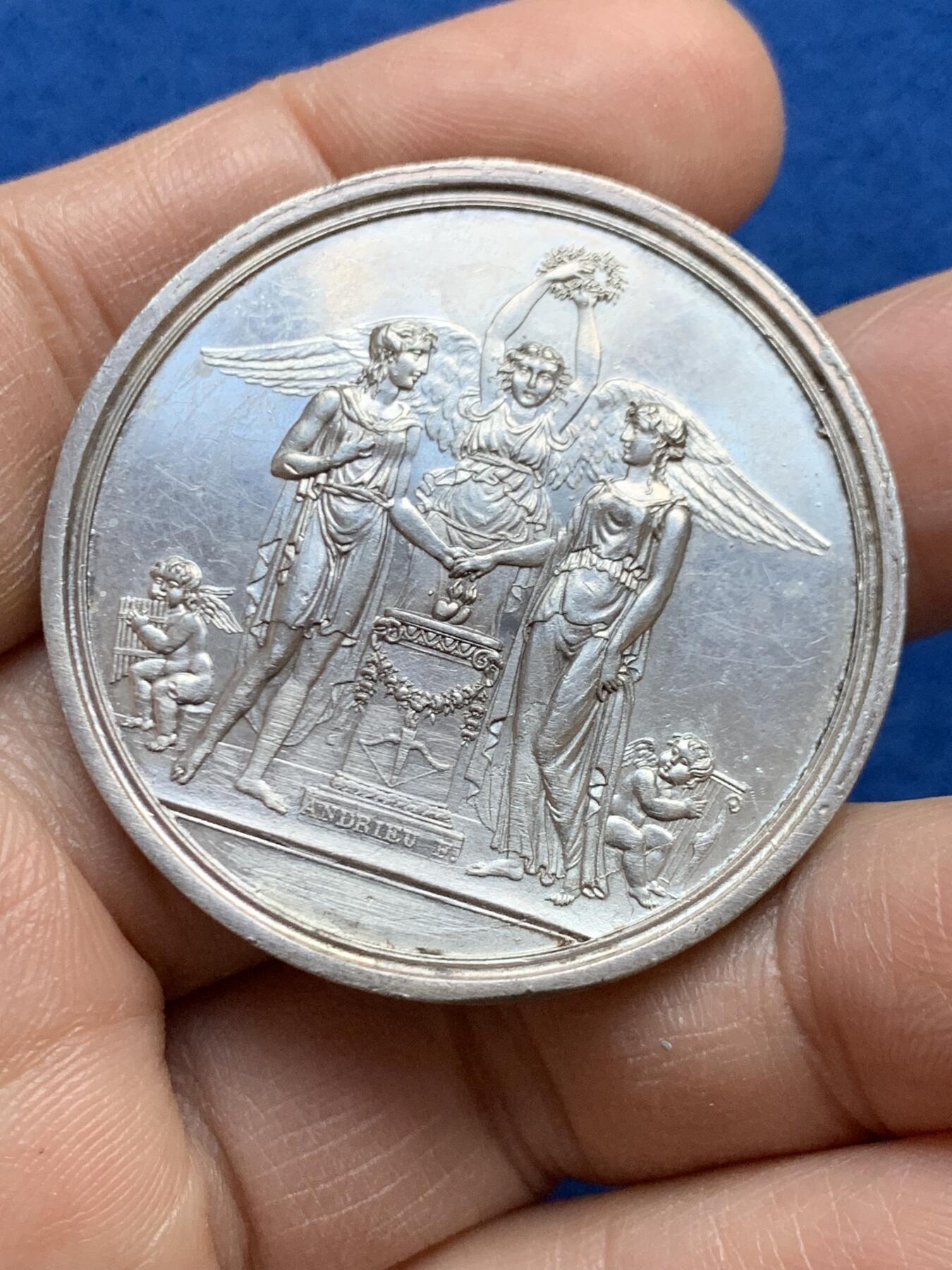 《竞宝斋》第452场 周日，周一 2场连拍 （全场包邮，欢迎送拍） 法国1811年婚礼纪念章 结婚银章 少见品种 41.5MM 33g 早期无边铭